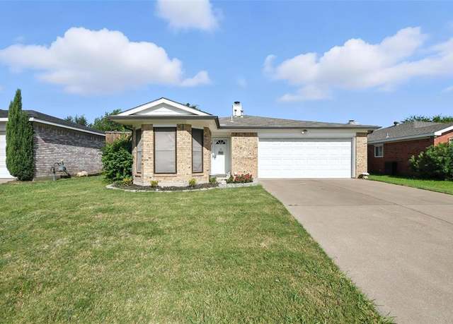 Property at 1016 Union Dr, Saginaw, TX 76131, 3 beds, 2 baths