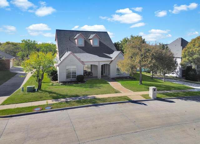 Property at 840 Bentwater Pkwy, Grand Prairie, TX 75104, 5 beds, 4.5 baths