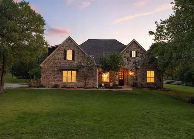 Property at 1417 Saratoga Ln, Aledo, TX 76008, 4 beds, 3 baths