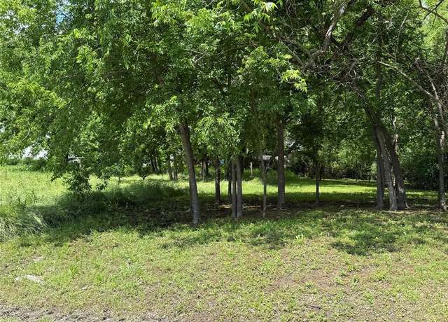 Property at 602 W 3rd St, Bonham, TX 75418