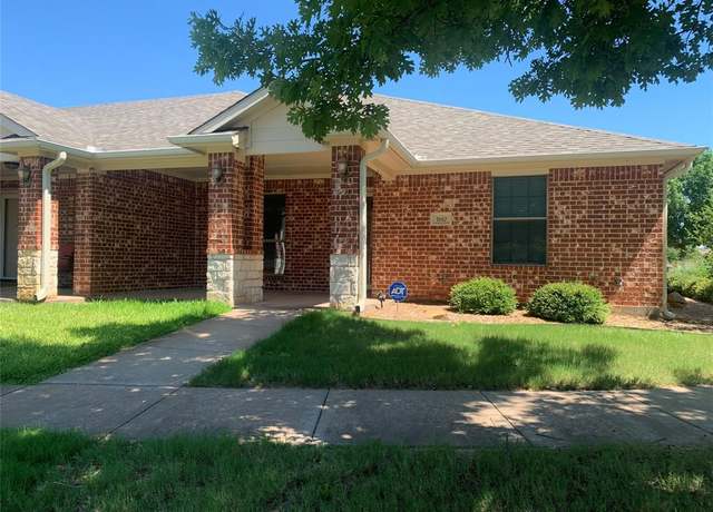 Property at 1610 Carolina St, Graham, TX 76450, 2 beds, 2 baths