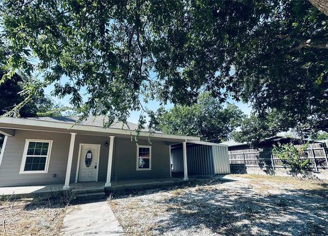 Property at 302 W Armstrong, Comanche, TX 76442, 3 beds, 1 bath