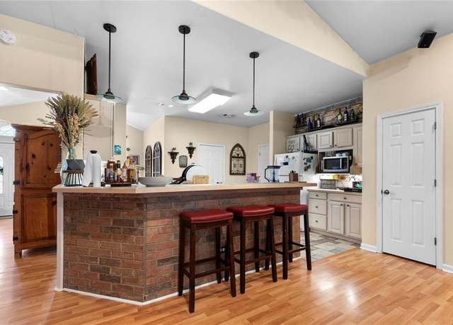 Property at 741 S Valentine Dr, Sherman, TX 75090, 3 beds, 2 baths