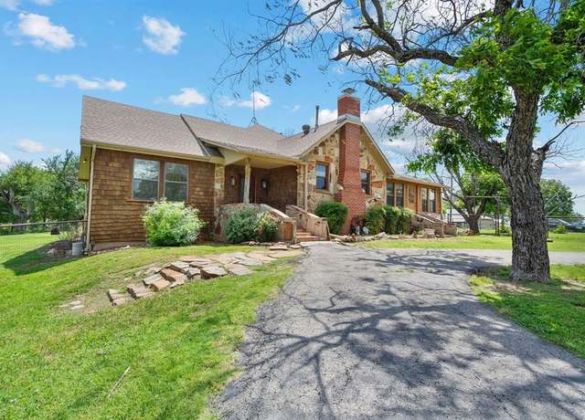 Property at 249 S Caddo St, Lipan, TX 76462, 3 beds, 2 baths