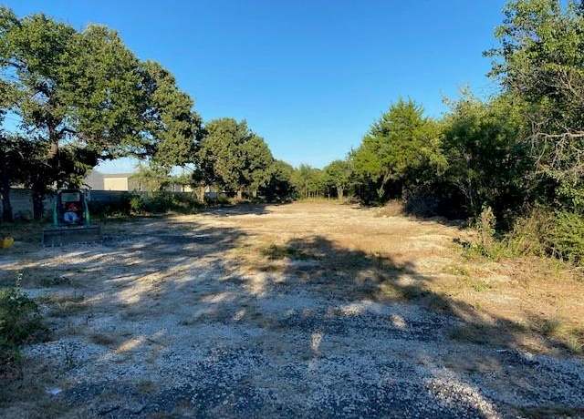 Property at 5801 Wreay Dr, Fort Worth, TX 76119