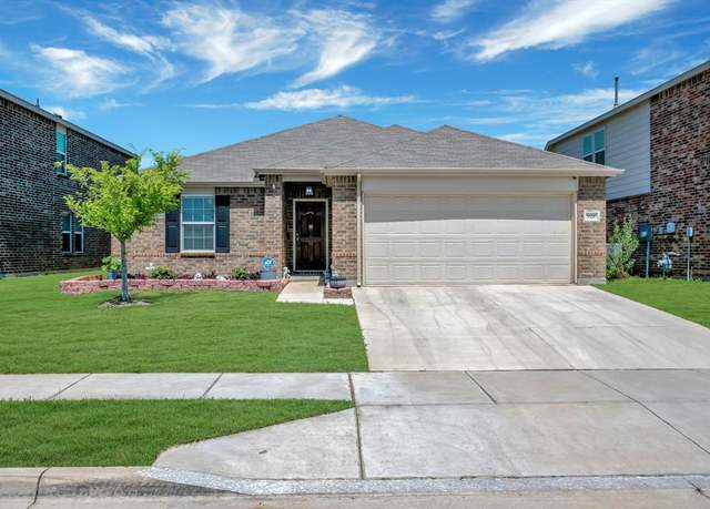 Property at 928 Paso Fino Dr, Haslet, TX 76052, 4 beds, 3 baths