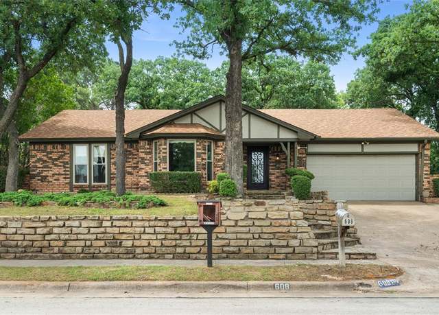 Property at 608 Steeplechase Dr, Bedford, TX 76021, 3 beds, 2 baths