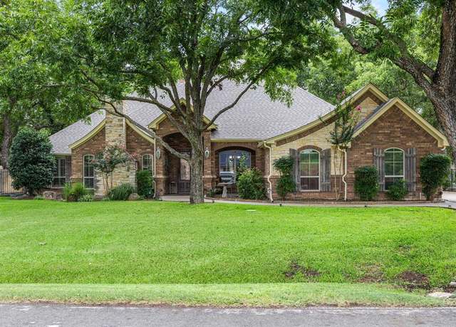 Property at 8821 Ravenswood Rd, Granbury, TX 76049, 3 beds, 2.5 baths