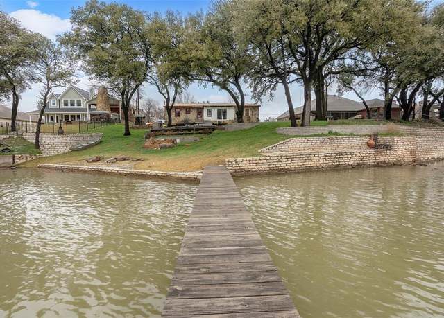 Property at 2206 Randy Ct, Granbury, TX 76049, 4 beds, 2 baths