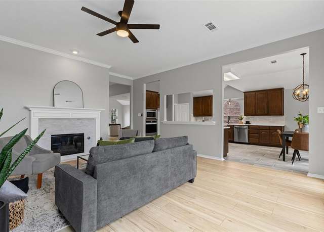 Property at 4303 Vine Ridge Ct, Arlington, TX 76017, 4 beds, 2 baths