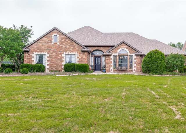 Property at 10377 W Dublin Dr, Forney, TX 75126, 3 beds, 3.5 baths