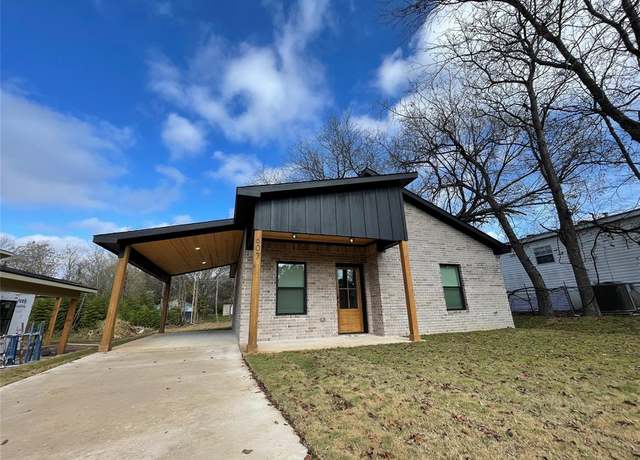 Property at 607 W Baker St, Denison, TX 75020, 3 beds, 2 baths