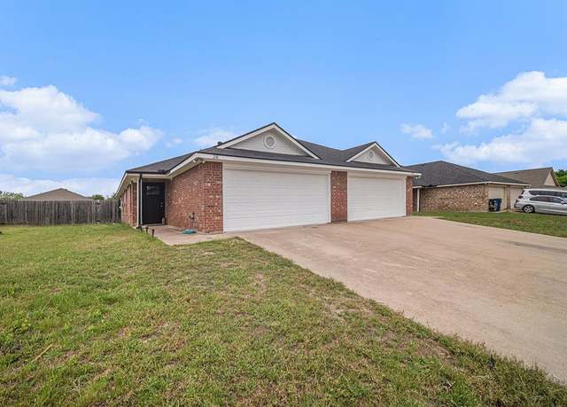 Property at 208 Robin St, Crowley, TX 76036, 6 beds, 4 baths