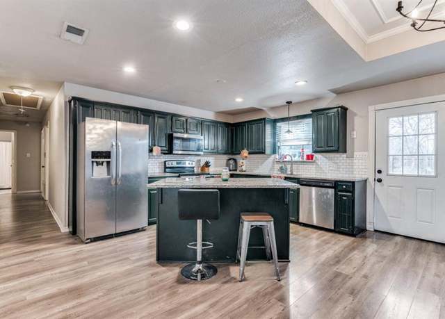 Property at 209 E County Line Rd, Royse City, TX 75189, 3 beds, 2 baths