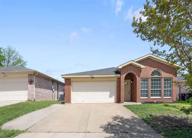 Property at 7953 Gardengate Ln, Fort Worth, TX 76137, 3 beds, 2 baths