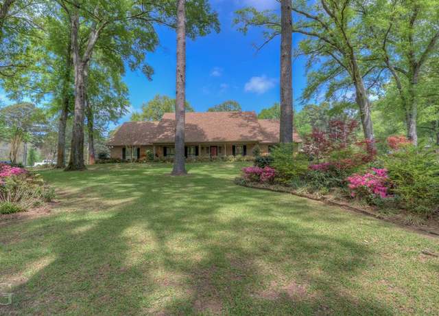 Property at 5030 Old Mooringsport Rd, Shreveport, LA 71107, 3 beds, 2.5 baths
