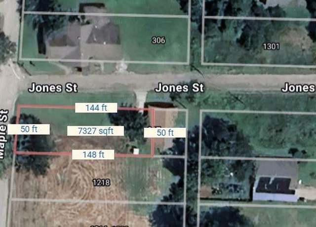 Property at 1220 Maple St, Bonham, TX 75418
