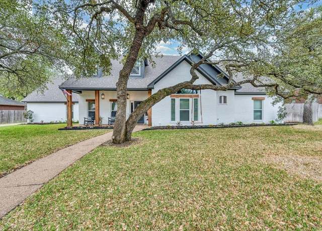 Property at 14035 Horseshoe Cir, Woodway, TX 76712, 4 beds, 3 baths
