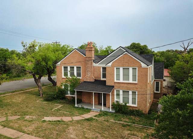 Property at 216 W 4th St, Breckenridge, TX 76424, 4 beds, 3 baths