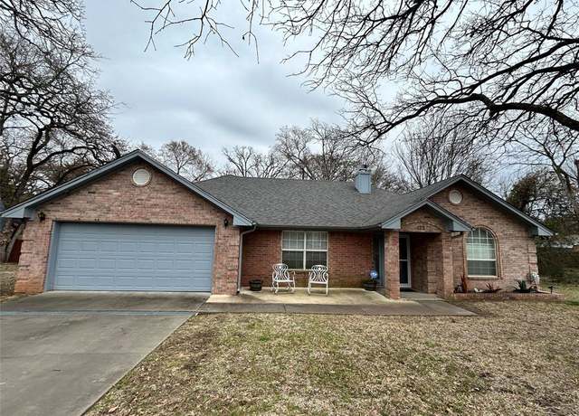 Property at 122 Lakeway Ln, Gun Barrel City, TX 75156, 3 beds, 2 baths