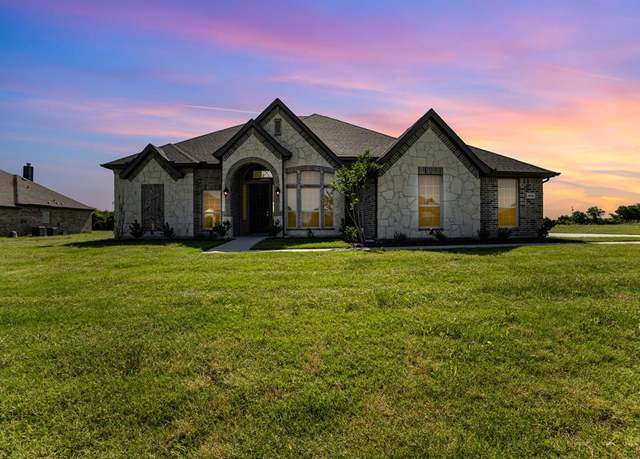 Property at 660 Wales Ct, Waxahachie, TX 75167, 4 beds, 3 baths