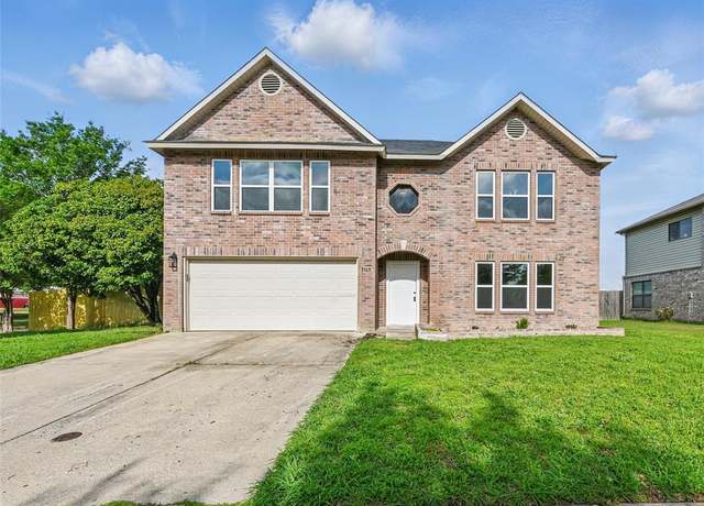 Property at 3169 Longbow Dr, Grand Prairie, TX 75052, 4 beds, 2.5 baths