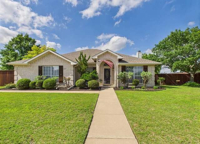 Property at 1131 High Point Dr, Midlothian, TX 76065, 4 beds, 2 baths