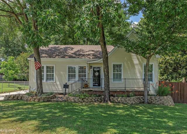 Property at 311 Summit St, Minden, LA 71055, 2 beds, 2 baths