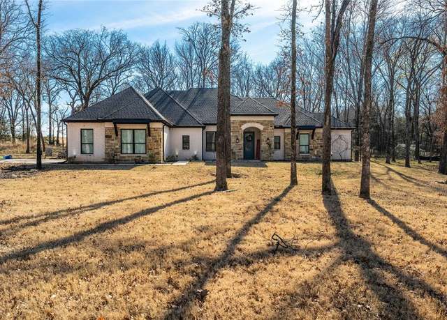 Property at 107 Oakbend Trl, Mabank, TX 75147, 4 beds, 2.5 baths