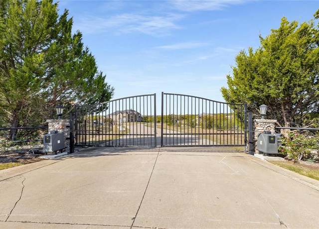Property at 3136 Sanctuary Dr, Grand Prairie, TX 75104