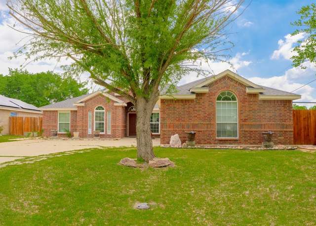 Property at 200 Meadowside Dr, Mansfield, TX 76063, 4 beds, 3 baths