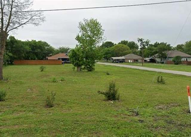 Property at 601 S Walnut St, Venus, TX 76084