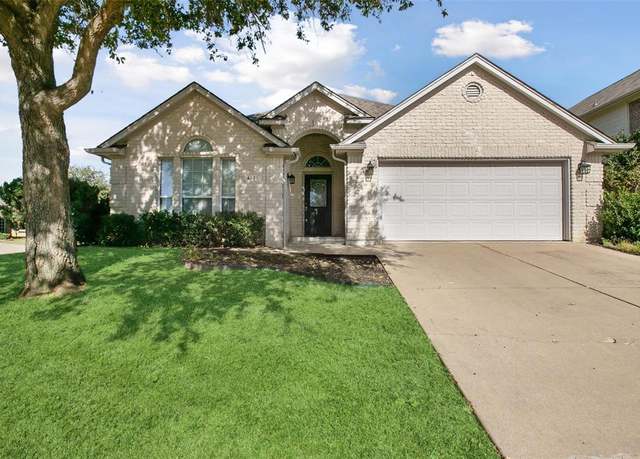 Property at 4301 Stonecrest Ct, Fort Worth, TX 76244, 4 beds, 2 baths