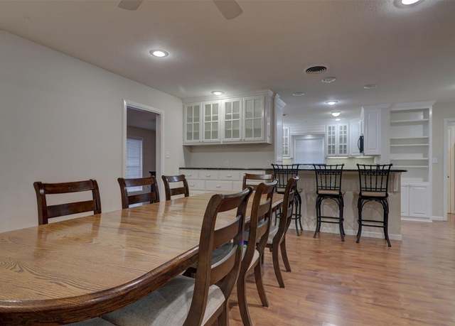 Property at 301 N Neches St, Whitney, TX 76692, 3 beds, 3 baths