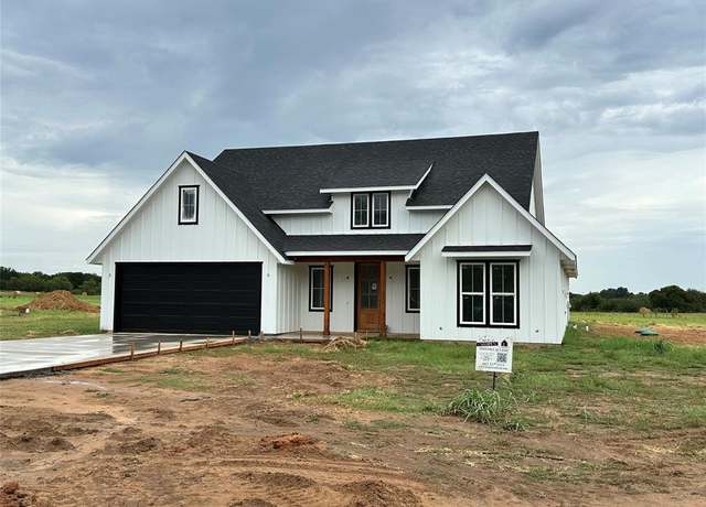 Property at 1365 County Road 3355, Paradise, TX 76073, 3 beds, 2 baths