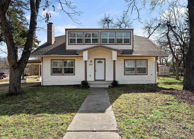 Property at 508 9th St, Terrell, TX 75160, 3 beds, 3.5 baths
