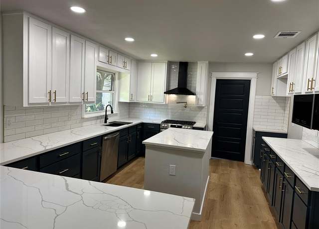 Property at 149 Parkwood Ave, Arlington, TX 76013, 4 beds, 2 baths