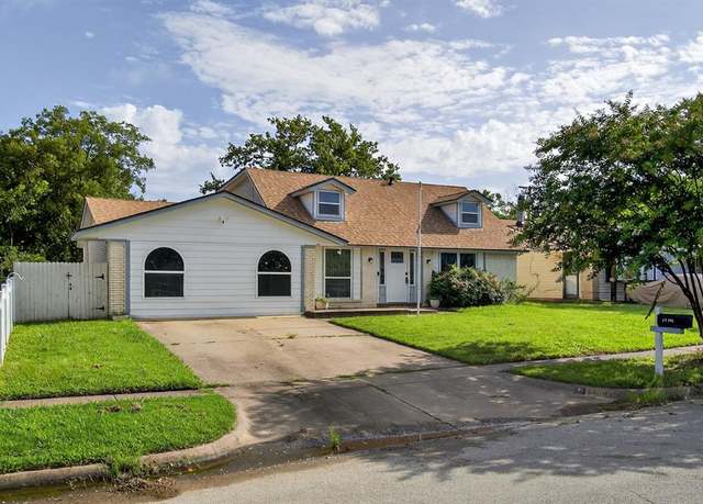 Property at 14843 Green Valley Dr, Balch Springs, TX 75180, 4 beds, 2 baths
