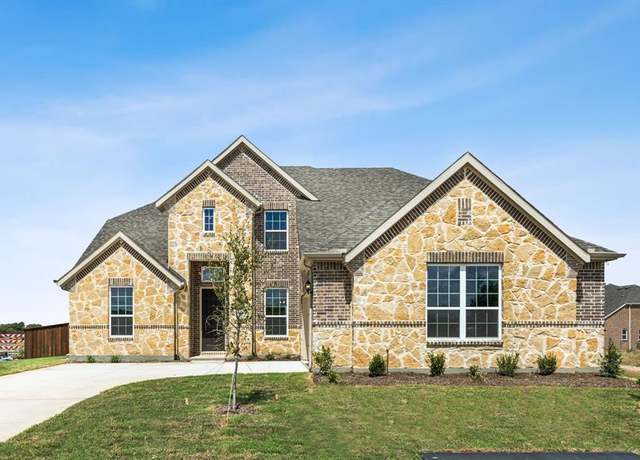 Property at 533 Auburn Ave, Midlothian, TX 76065, 4 beds, 3.5 baths