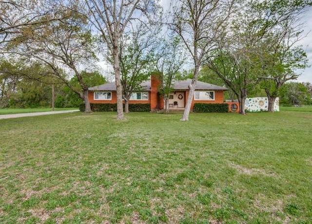 Property at 541 S Highway 67, Cedar Hill, TX 75104, 3 beds, 3 baths