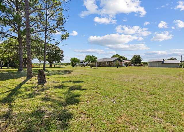 Property at 7300 County Road 4023, Kemp, TX 75143, 3 beds, 2 baths