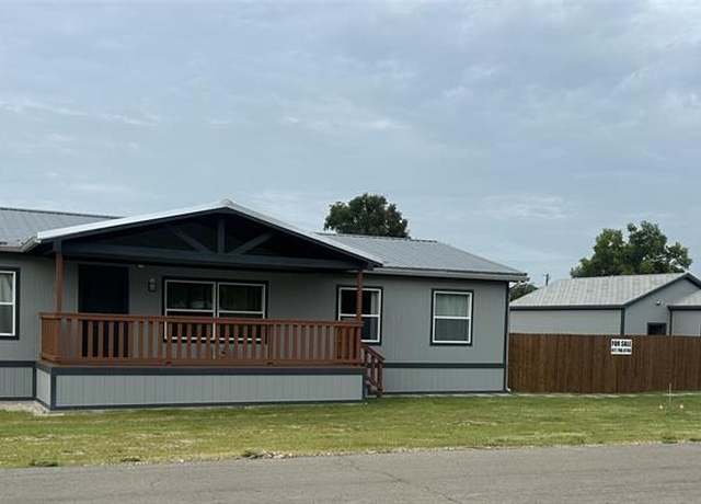 Property at 131 Lipan Trl, Weatherford, TX 76087, 3 beds, 2 baths