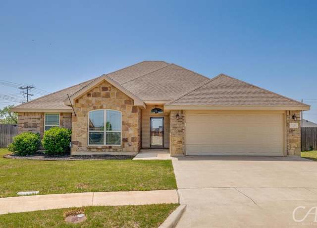 Property at 7225 Mcleod Dr, Abilene, TX 79602, 4 beds, 2 baths