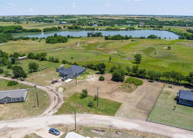 Property at 126 Tilly Ln, Decatur, TX 76234
