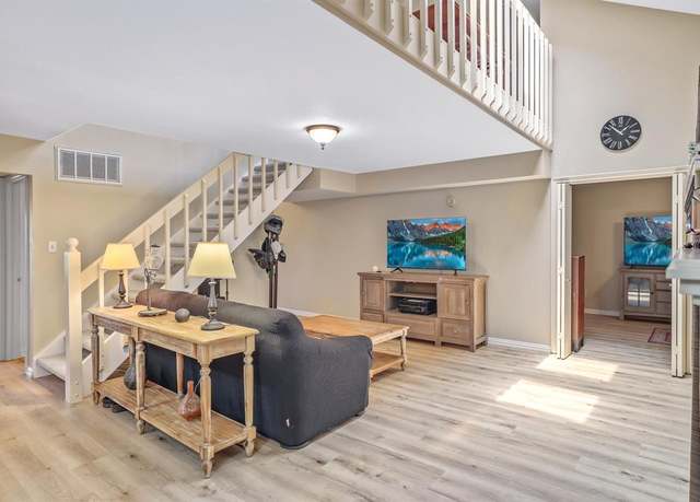 Property at 1118 Signal Ridge Pl, Rockwall, TX 75032, 3 beds, 2 baths