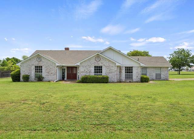 Property at 5612 Sachse St, Sachse, TX 75048, 4 beds, 2 baths