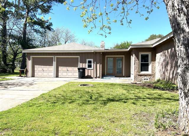 Property at 714 Forrest Ave, Cleburne, TX 76033, 3 beds, 2 baths