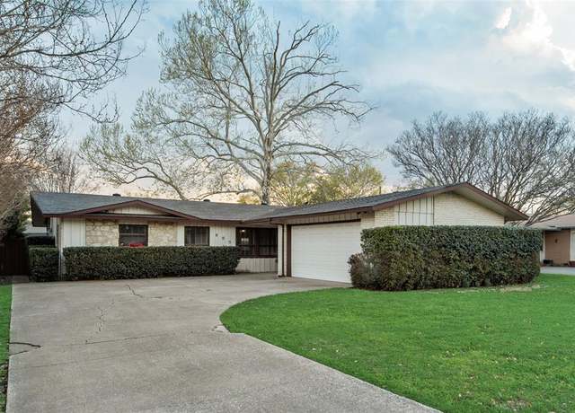 Property at 805 Edgefield Dr, Richardson, TX 75080, 3 beds, 2 baths