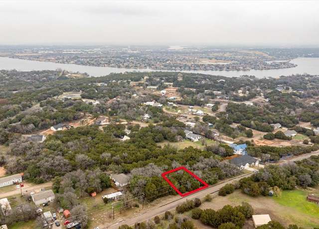 Property at 924 Ports O Call Dr, Granbury, TX 76048