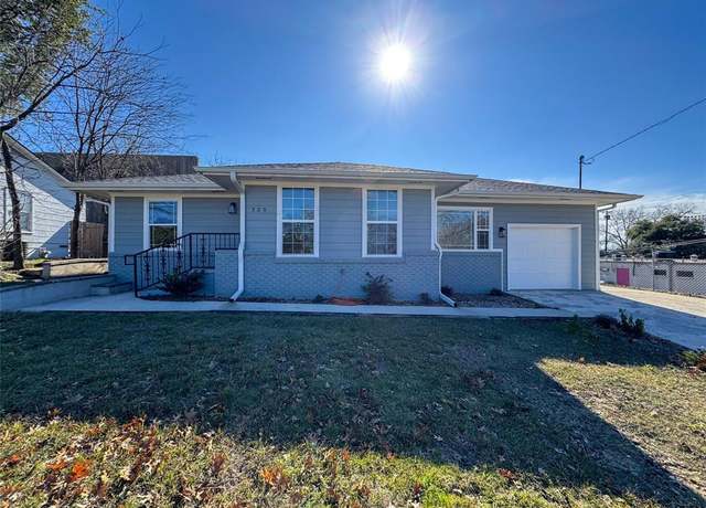 Property at 320 W Washington St, Sherman, TX 75090, 3 beds, 2 baths